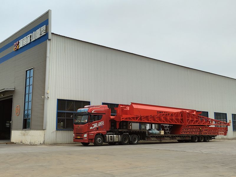 電動(dòng)葫蘆門式起重機(jī) 2臺(tái) MHxh10t—27m 制作完成，發(fā)往甘肅蘭州交付客戶使用